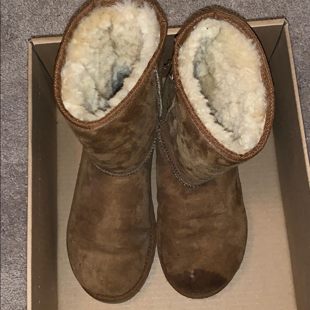 Kids chestnut UGG boots